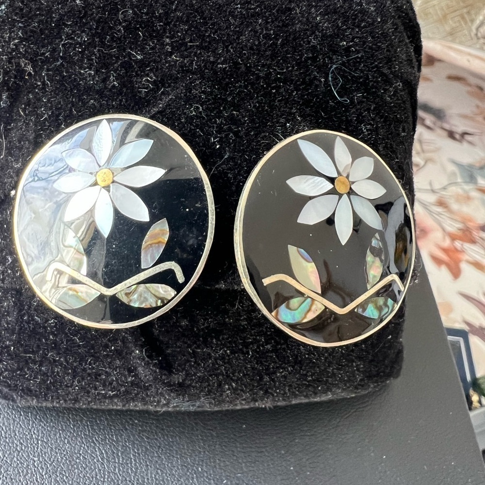 Vintage Mexico Alpaca Silver & Flower Abalone Shell Inlay Clip On Earrings B7